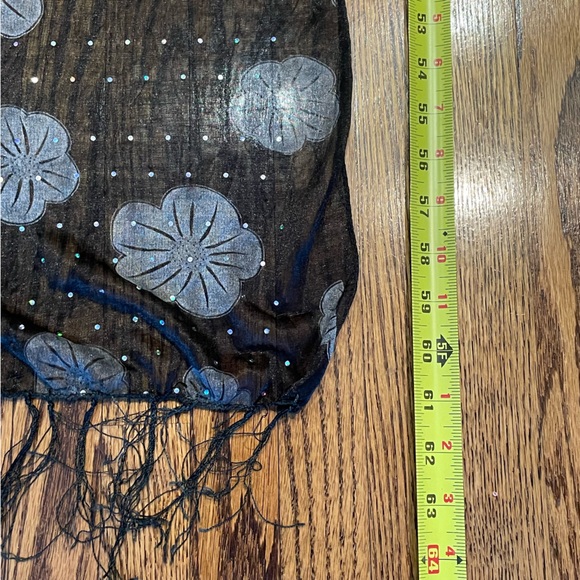 Sheer lightweight, black scarf with white pattern and tiny sequins - Picture 3 of 3